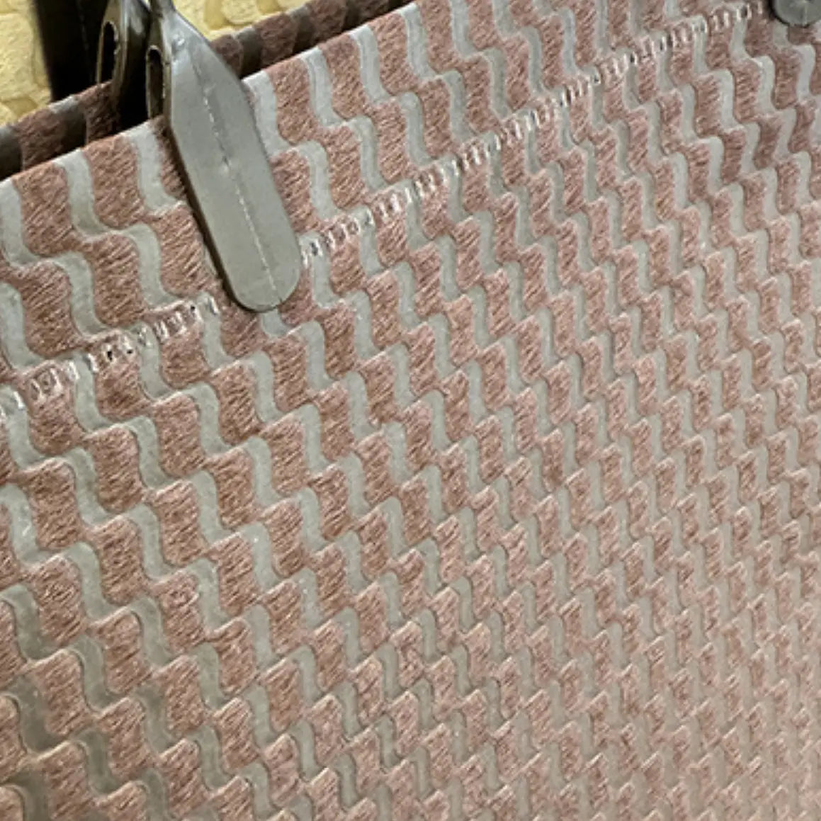 50pcs, 2 sizes Brown wavy woven pattern non-woven gift bag - ByHome