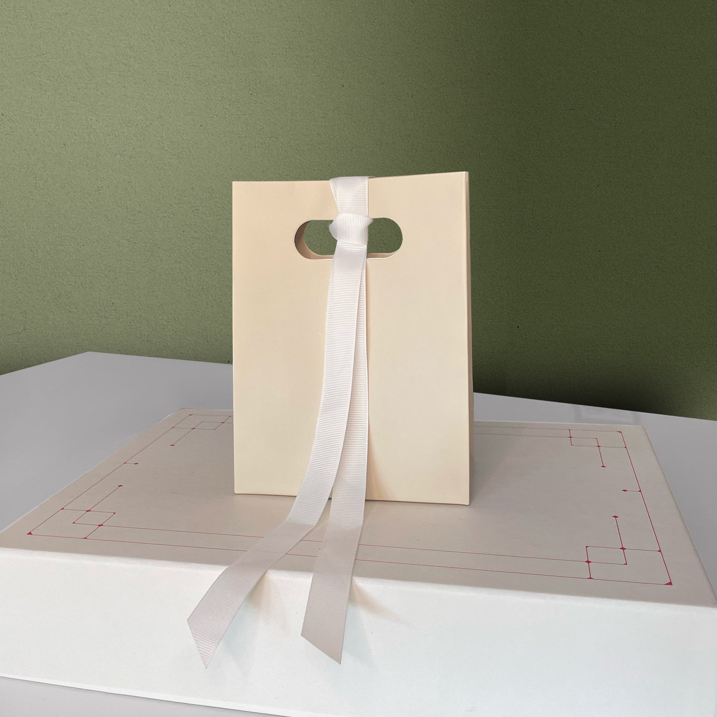 10pc, Cream Beige die-cut handle paper gift bag w/ free ribbon & tissue - ByHome