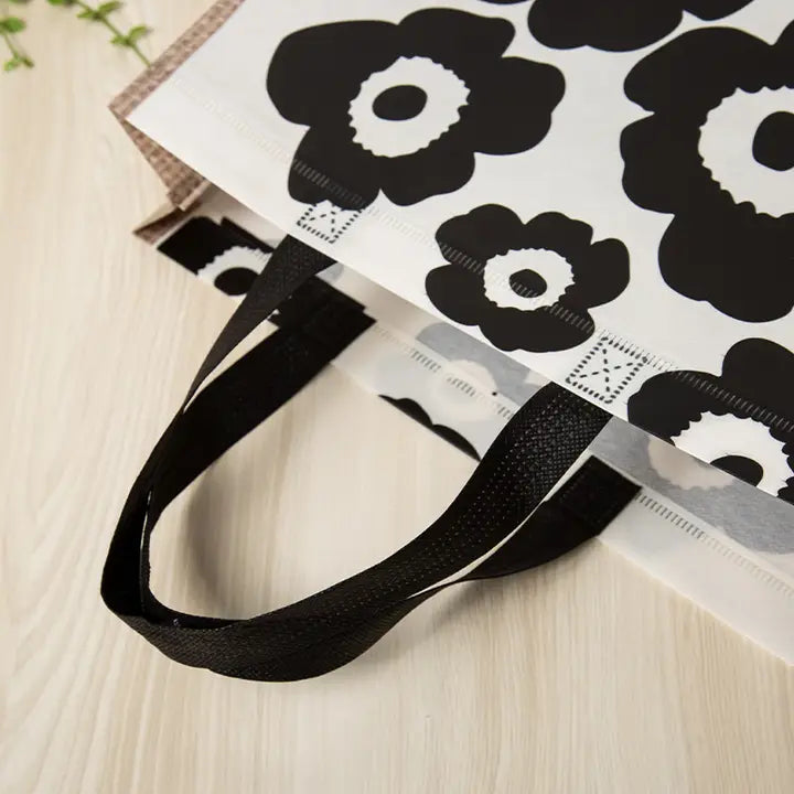 50pcs, 3 sizes Classical black Flower non-woven gift bag - ByHome