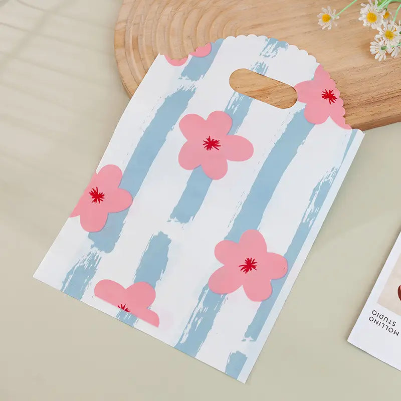 50pcs, 3 Styles Stripe Heart Smile wavy handle PVC gift bag - ByHome