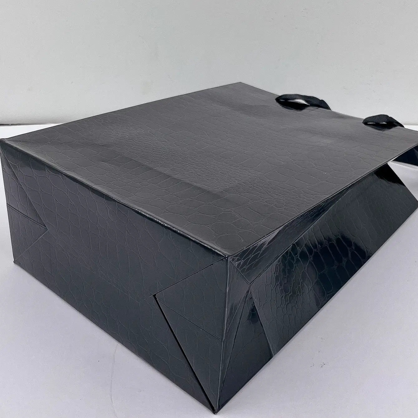 20 pc, Crocodile pattern Black gift paper bag - ByHome