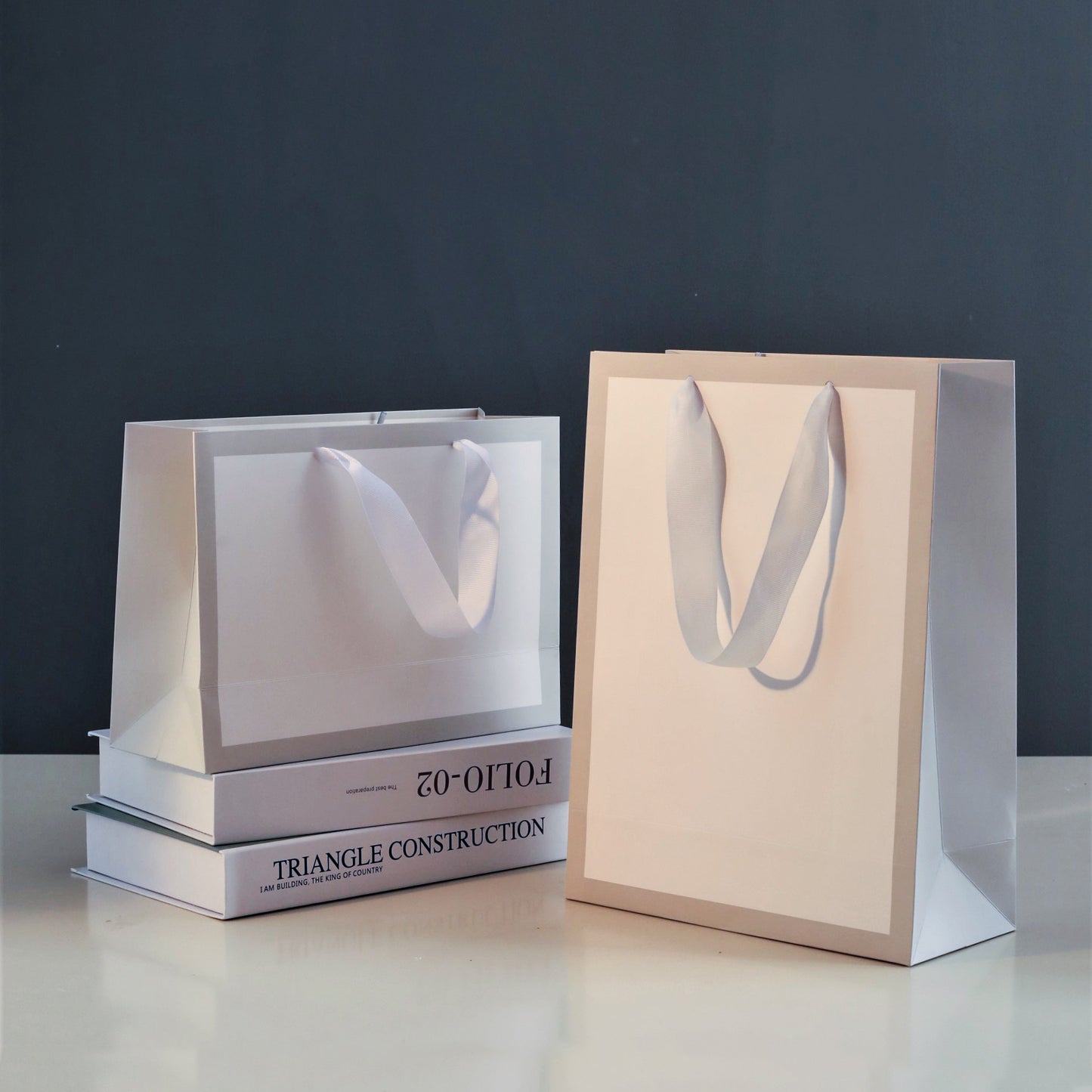 20pcs, Soft Gray Border Gusset White Paper Gift Bag - ByHome
