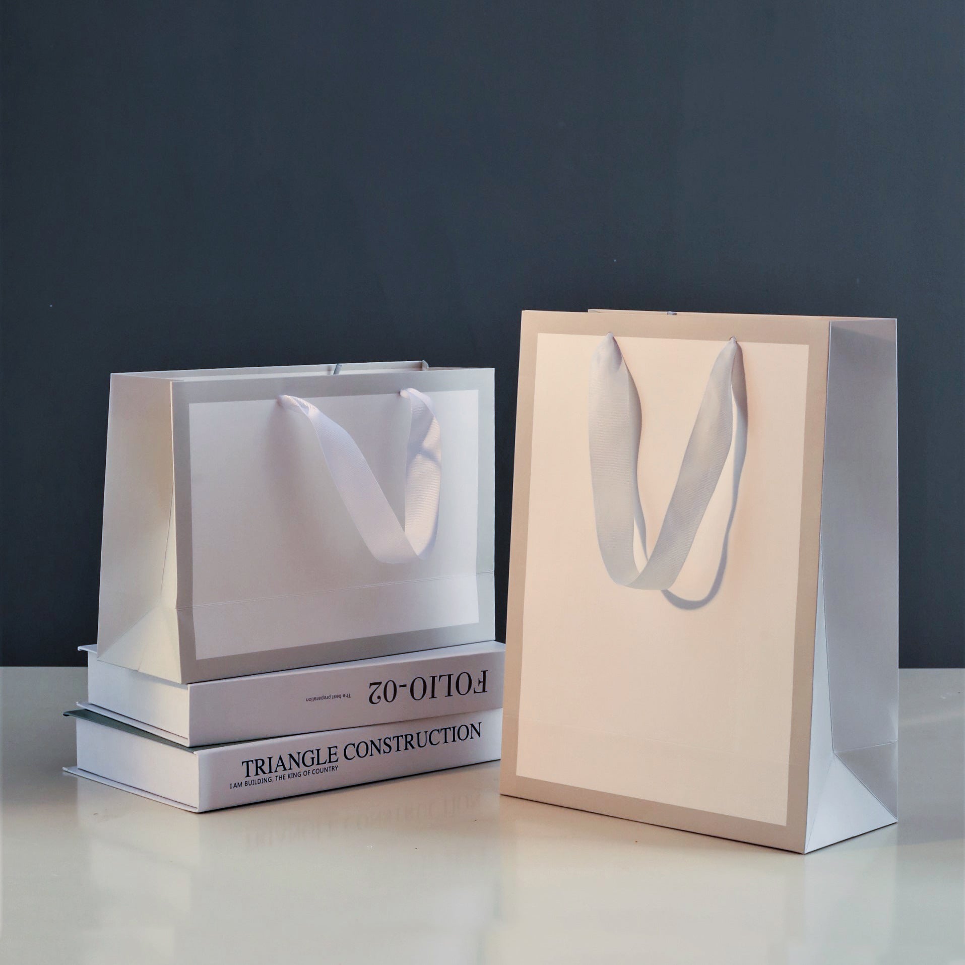 20pcs, Soft Gray Border Gusset White Paper Gift Bag - ByHome
