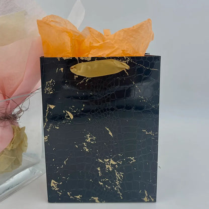 20 pc, Crocodile in gold marble pattern Black paper gift bag - ByHome